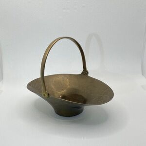 Elegant Solid Brass Gold Decorative round Basket with movable handle